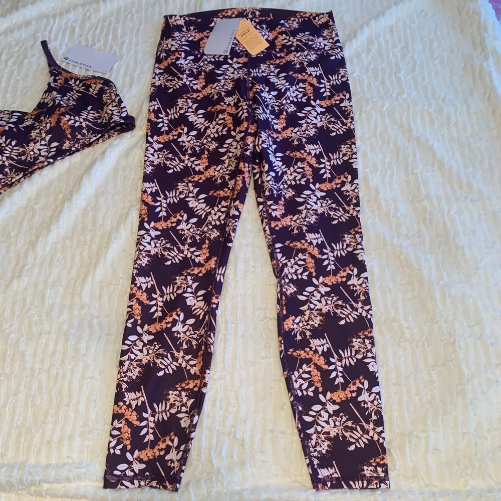 Fabletics set NWT - Picture 2 of 5